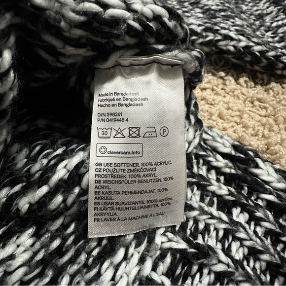 🐻❄️ H&M • Puff-Sleeve Chunky Turtleneck Sweater - Picture 4 of 7